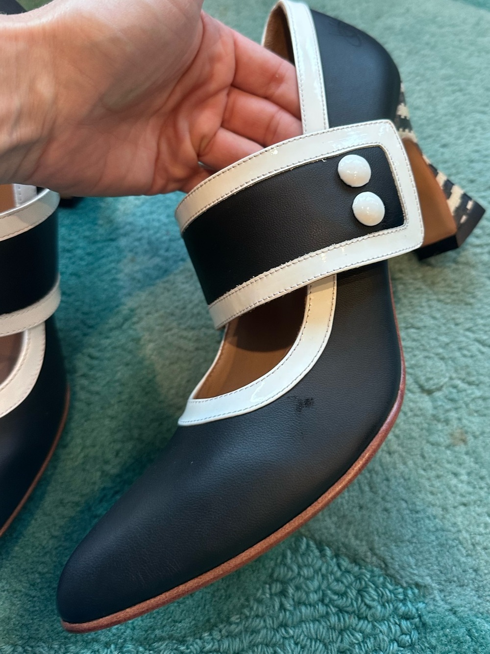 Fluevog NEW IN BOX Big Presence Zewde black/cream wide strap retro heel- 9 - Picture 13 of 16